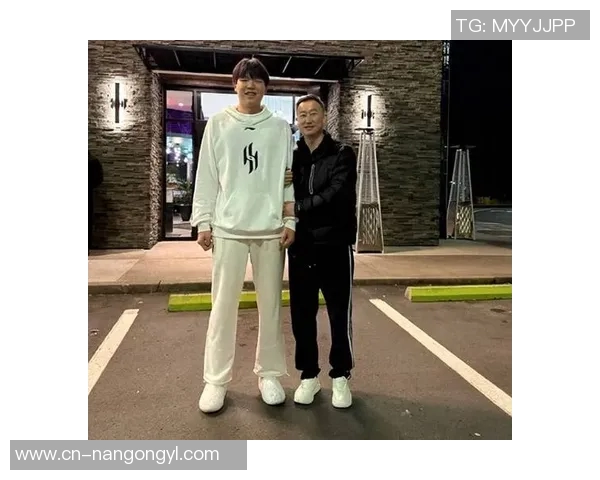 刘维伟重返赛场助力青岛队杨瀚森贡献24分11篮板精彩表现